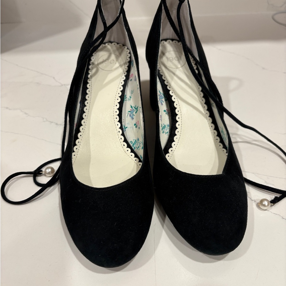 1901 Black Pearl Strap Block Heels 8.5